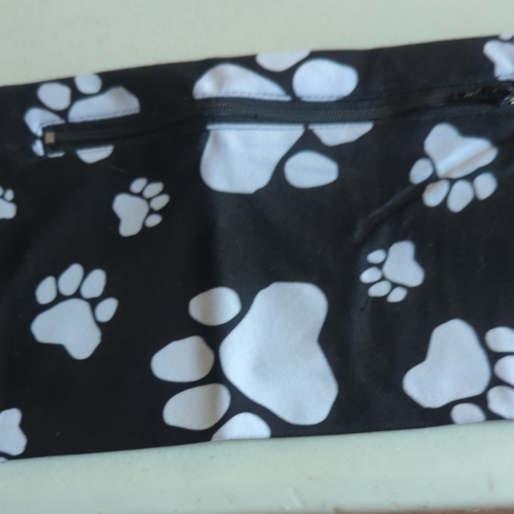 Paw Print Design Size Large Fusion Belts Slim Belt with Zippered Pocket - Picture 2 of 6